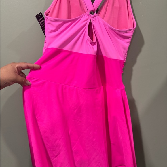 Swimsuit - Picture 6 of 8